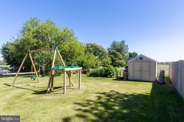 22 PLEASANT VIEW DR, Hanover, PA 17331
