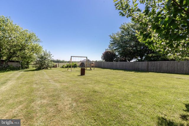 22 PLEASANT VIEW DR, Hanover, PA 17331