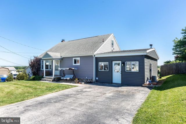 22 PLEASANT VIEW DR, Hanover, PA 17331