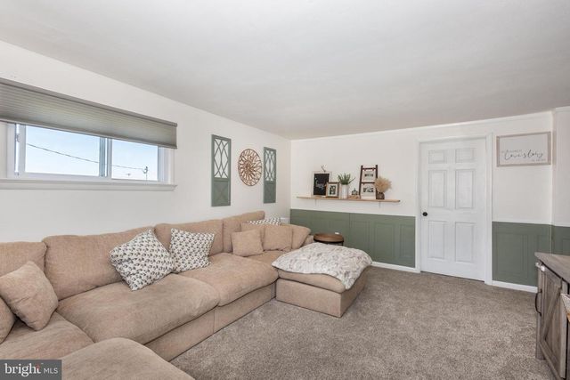 22 PLEASANT VIEW DR, Hanover, PA 17331