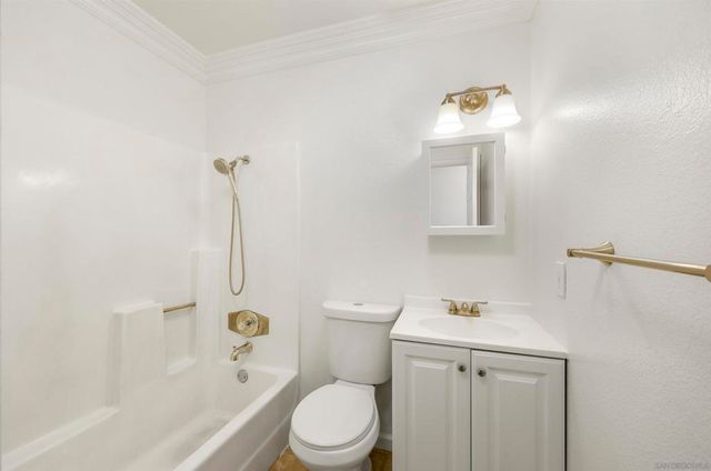 3740 La Colusa Dr, San Marcos, CA 92078