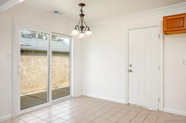 3740 La Colusa Dr, San Marcos, CA 92078