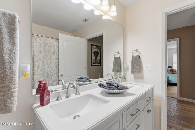 2362 TYSON LAKE Drive, Jacksonville, FL 32221