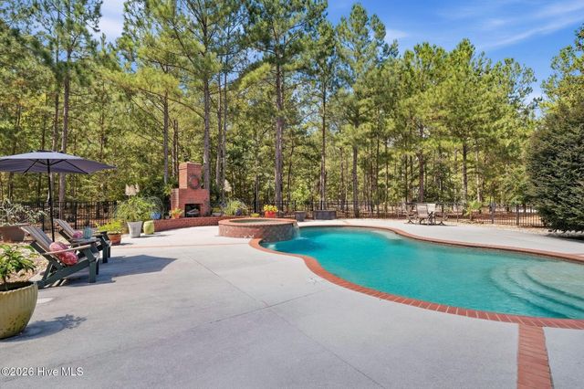 10 Ashkirk Drive, Pinehurst, NC 28374