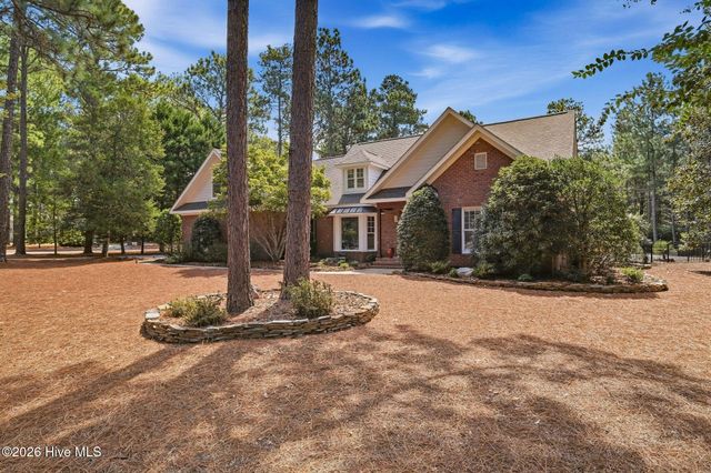 10 Ashkirk Drive, Pinehurst, NC 28374