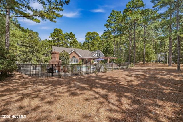 10 Ashkirk Drive, Pinehurst, NC 28374