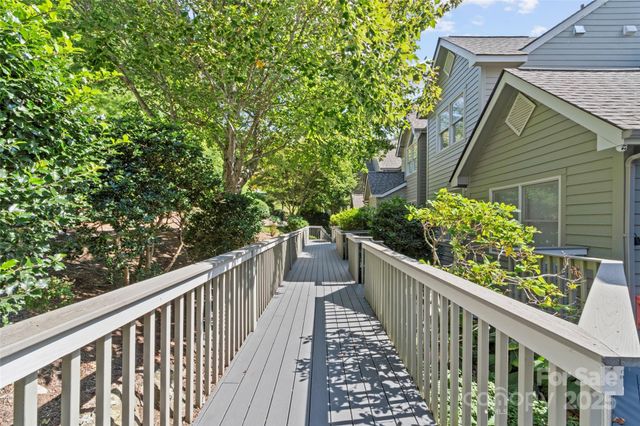 220 Stoney Falls Loop 1 B2, Burnsville, NC 28714