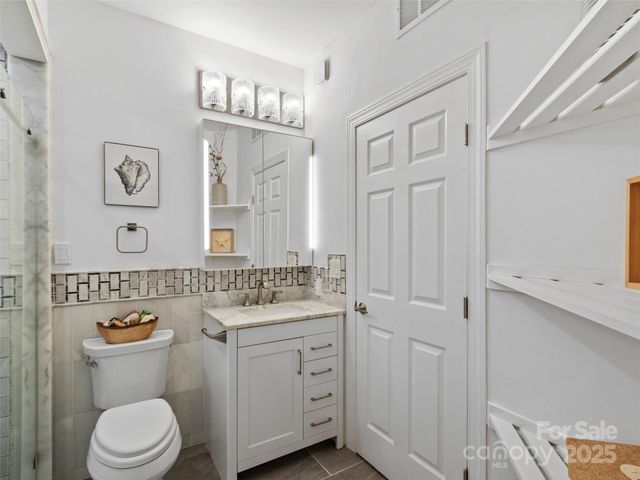 220 Stoney Falls Loop 1 B2, Burnsville, NC 28714
