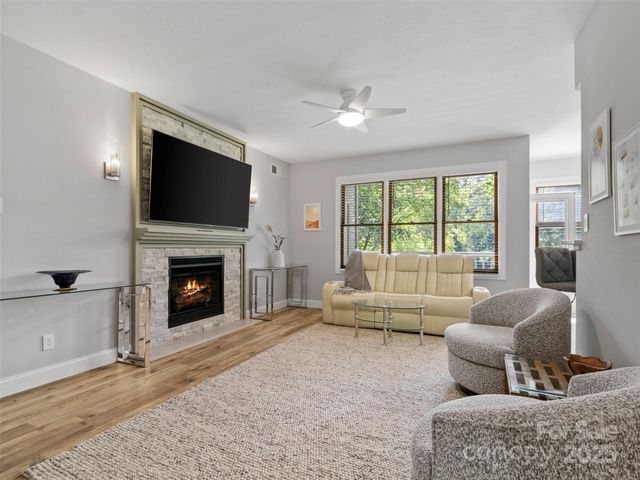 220 Stoney Falls Loop 1 B2, Burnsville, NC 28714