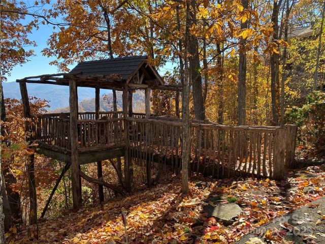 220 Stoney Falls Loop 1 B2, Burnsville, NC 28714