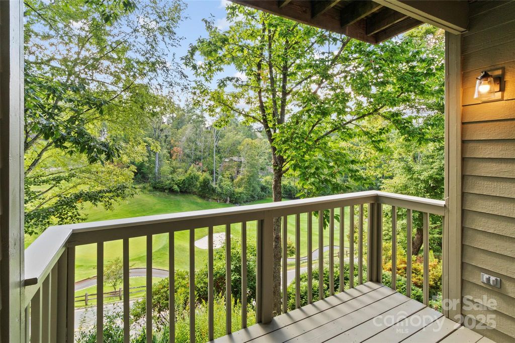 220 Stoney Falls Loop 1 B2, Burnsville, NC 28714