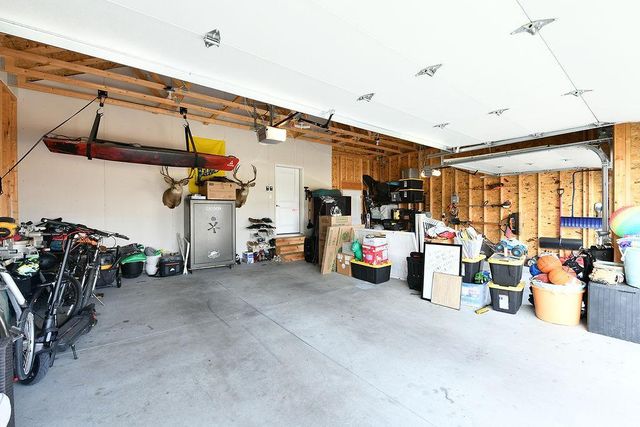 7902 Firefly Lane, Horace, ND 58047