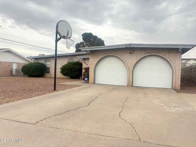 10316 ASHWOOD Drive, El Paso, TX 79925