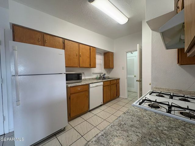 10316 ASHWOOD Drive, El Paso, TX 79925