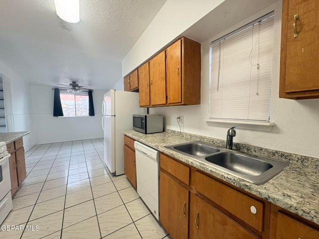 10316 ASHWOOD Drive, El Paso, TX 79925