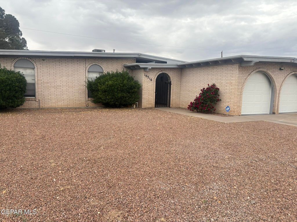 10316 ASHWOOD Drive, El Paso, TX 79925