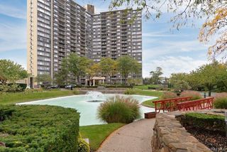 2 Bay Club Drive 19H, Bayside, NY 11360