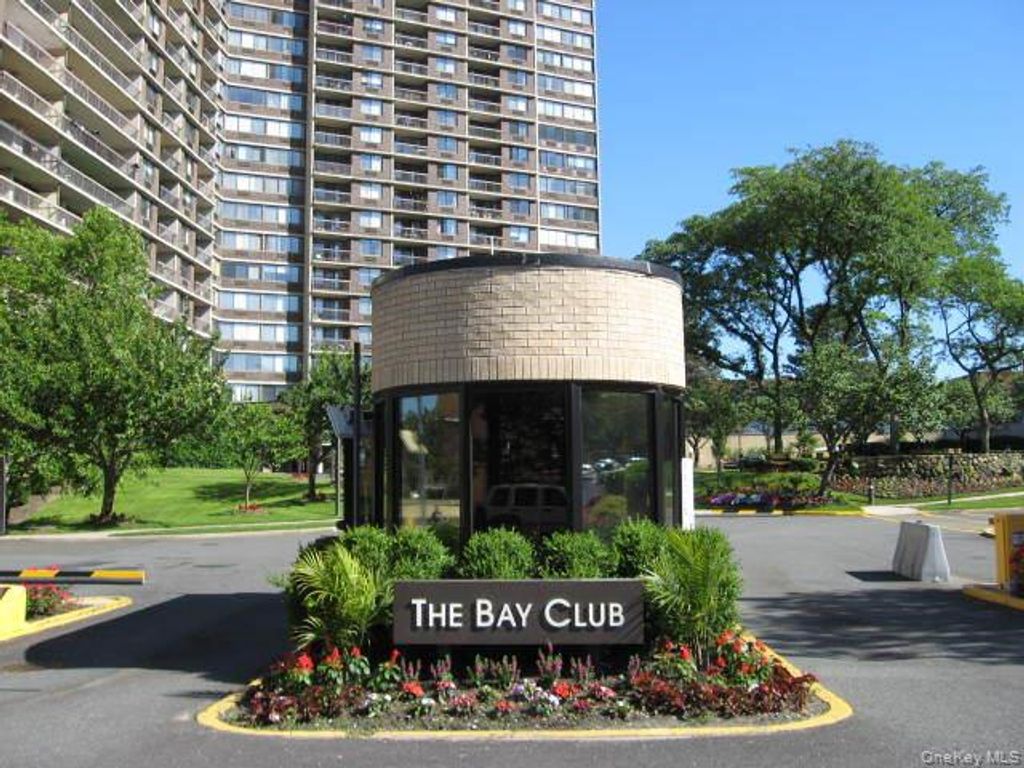 2 Bay Club Drive 19H, Bayside, NY 11360 — photo 3