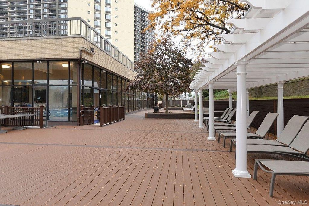 2 Bay Club Drive 19H, Bayside, NY 11360 — photo 4