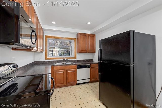 32080 Delaware Street, Livonia, MI 48150