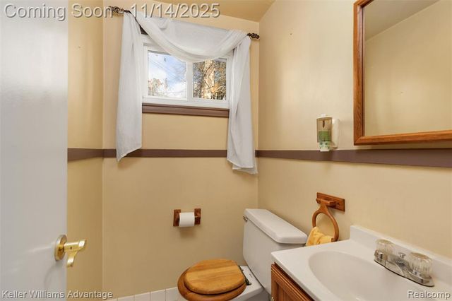 32080 Delaware Street, Livonia, MI 48150