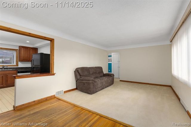 32080 Delaware Street, Livonia, MI 48150