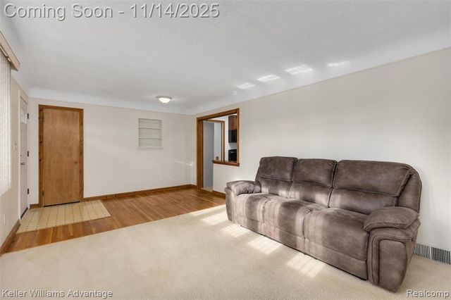 32080 Delaware Street, Livonia, MI 48150