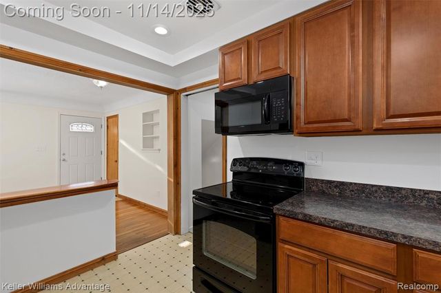 32080 Delaware Street, Livonia, MI 48150