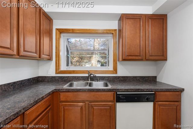 32080 Delaware Street, Livonia, MI 48150