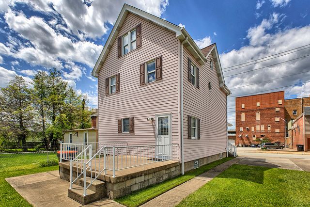 213 Chestnut STREET, Latrobe, PA 15650