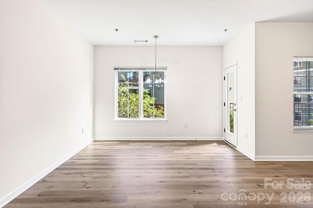 64 Clingman Avenue 202, Asheville, NC 28801