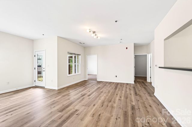 64 Clingman Avenue 202, Asheville, NC 28801