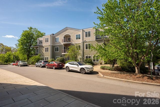 64 Clingman Avenue 202, Asheville, NC 28801