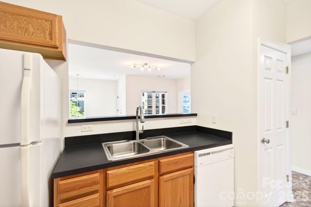 64 Clingman Avenue 202, Asheville, NC 28801