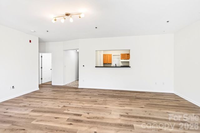 64 Clingman Avenue 202, Asheville, NC 28801