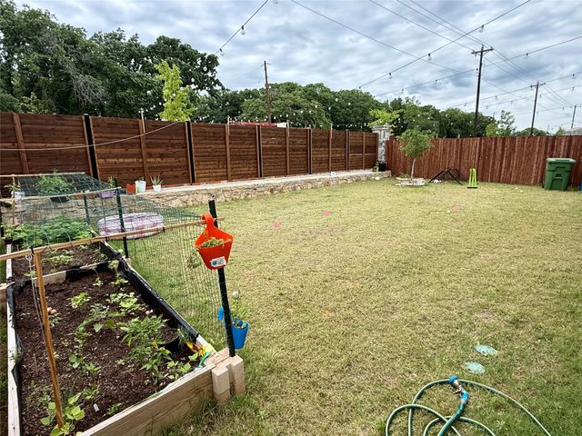 4013 Silver Chute Avenue, Aubrey, TX 76227