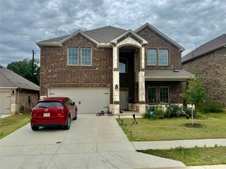 4013 Silver Chute Avenue, Aubrey, TX 76227
