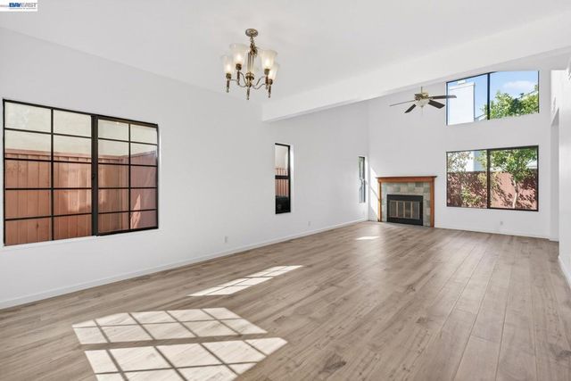 34769 Comstock Cmn, Fremont, CA 94555