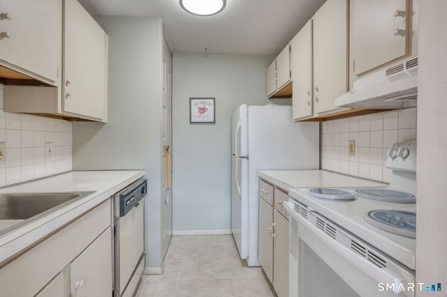 82 Cinnamon Springs 82, South Windsor, CT 06074