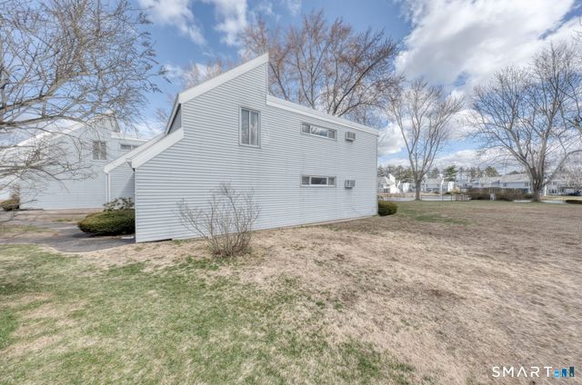 82 Cinnamon Springs 82, South Windsor, CT 06074