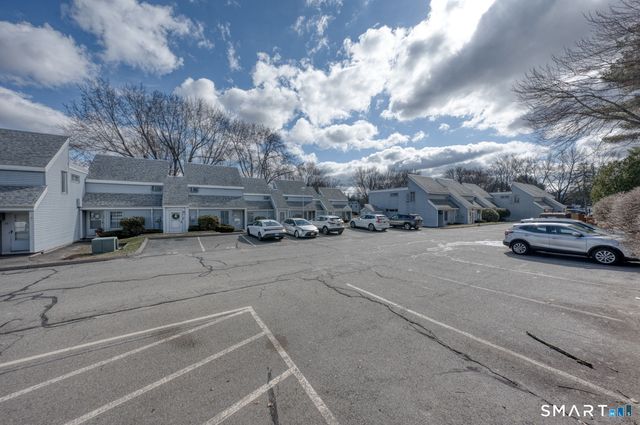 82 Cinnamon Springs 82, South Windsor, CT 06074