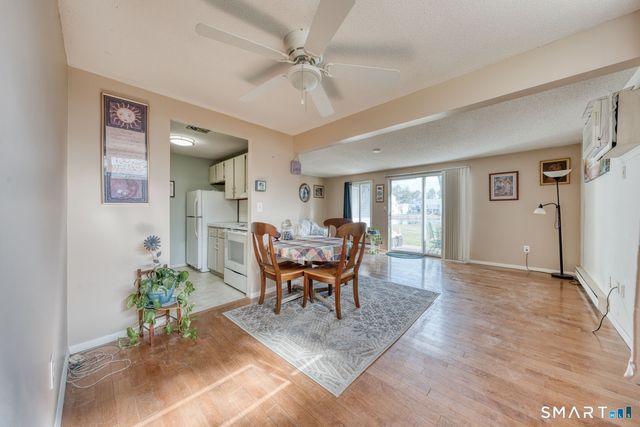 82 Cinnamon Springs 82, South Windsor, CT 06074