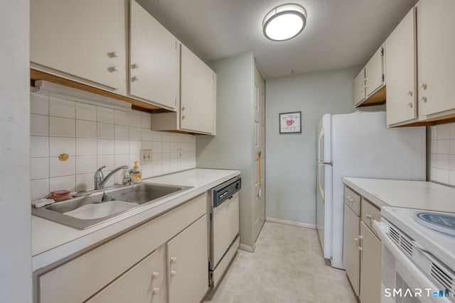 82 Cinnamon Springs 82, South Windsor, CT 06074