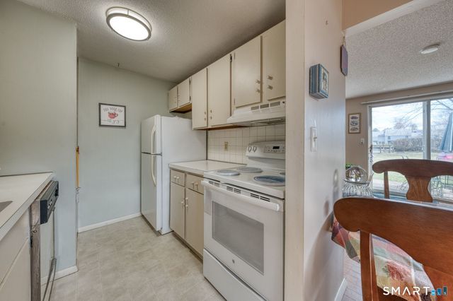 82 Cinnamon Springs 82, South Windsor, CT 06074