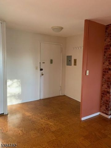 39 E 39Th St 2L, Paterson City, NJ 07514