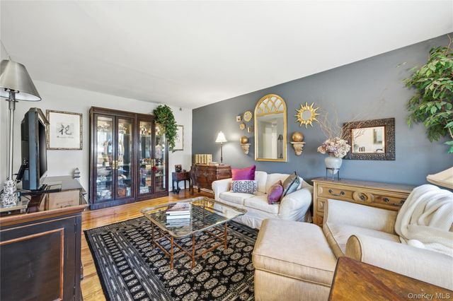 297 Merrick Road D 1, Amityville, NY 11701