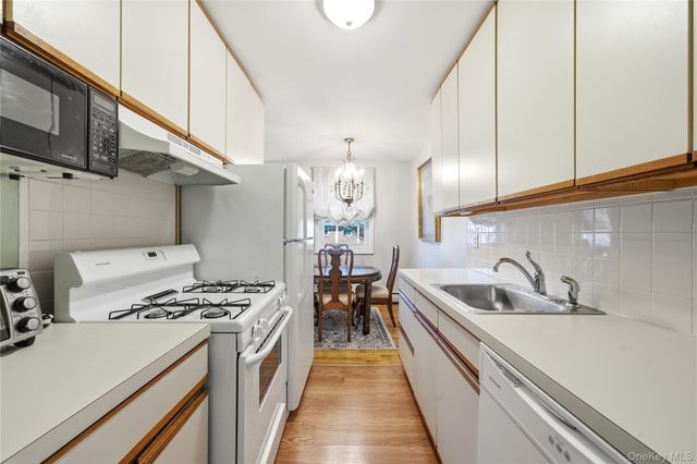 297 Merrick Road D 1, Amityville, NY 11701