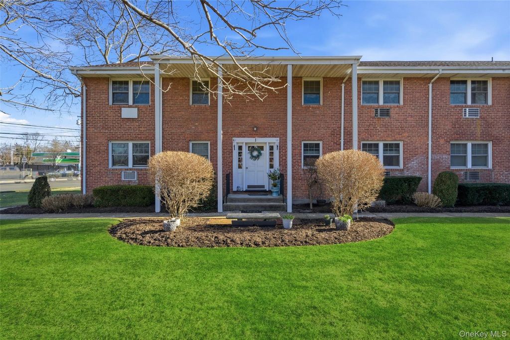 297 Merrick Road D 1, Amityville, NY 11701