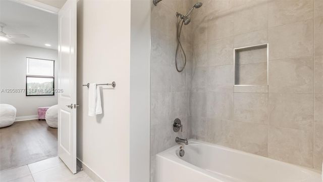 7295 Stella Ln, Lake Worth, FL 33463
