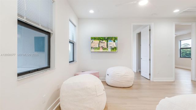 7295 Stella Ln, Lake Worth, FL 33463